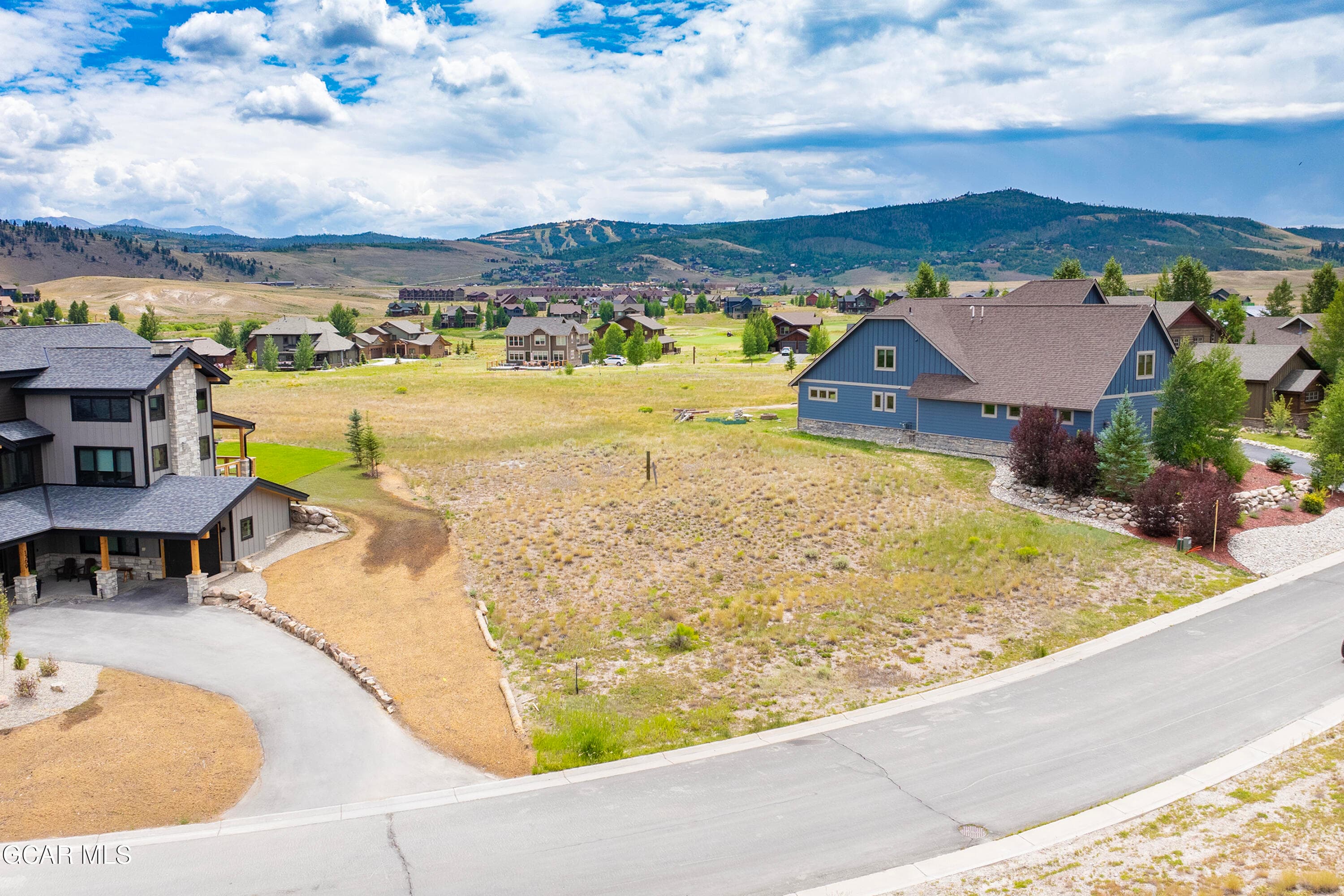 1501 Wildhorse Cir Summer pic 3