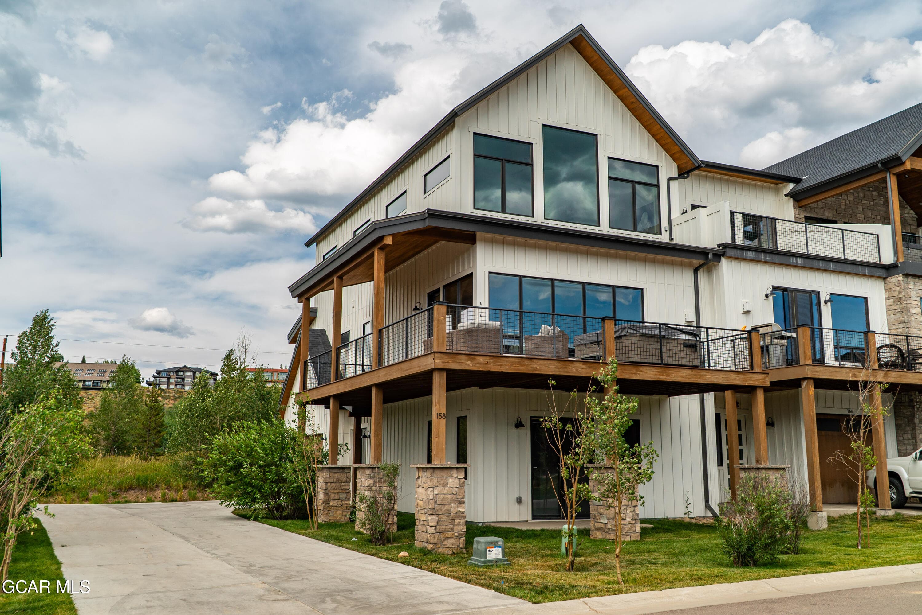 64.Exterior_2