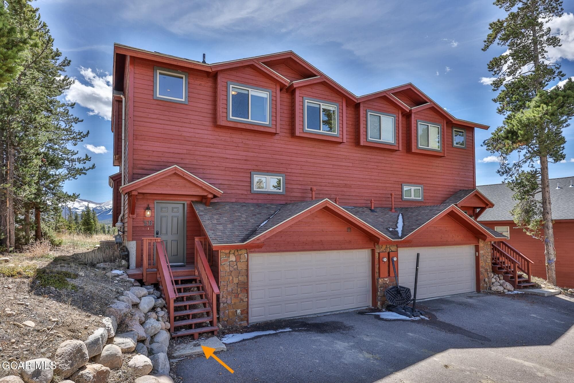 front exterior view 2