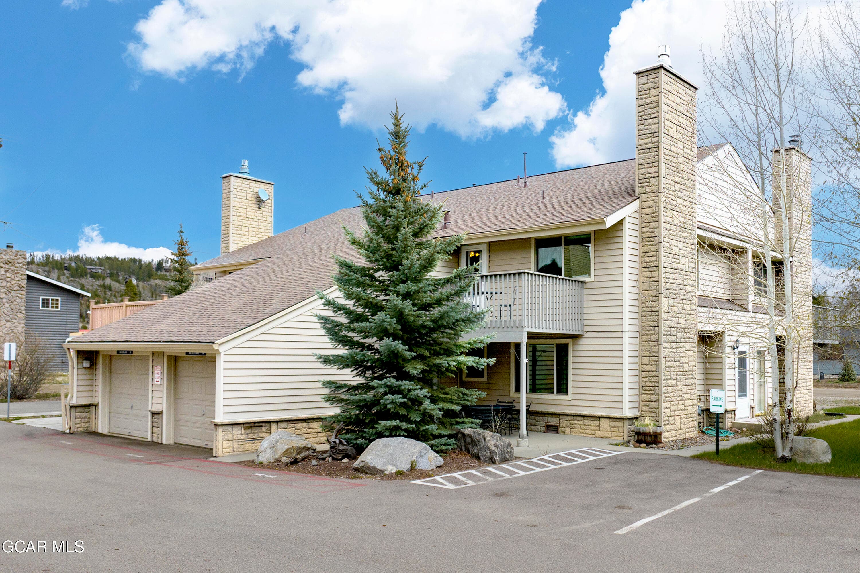 306 Elk Lane #3A pic 1 - Copy