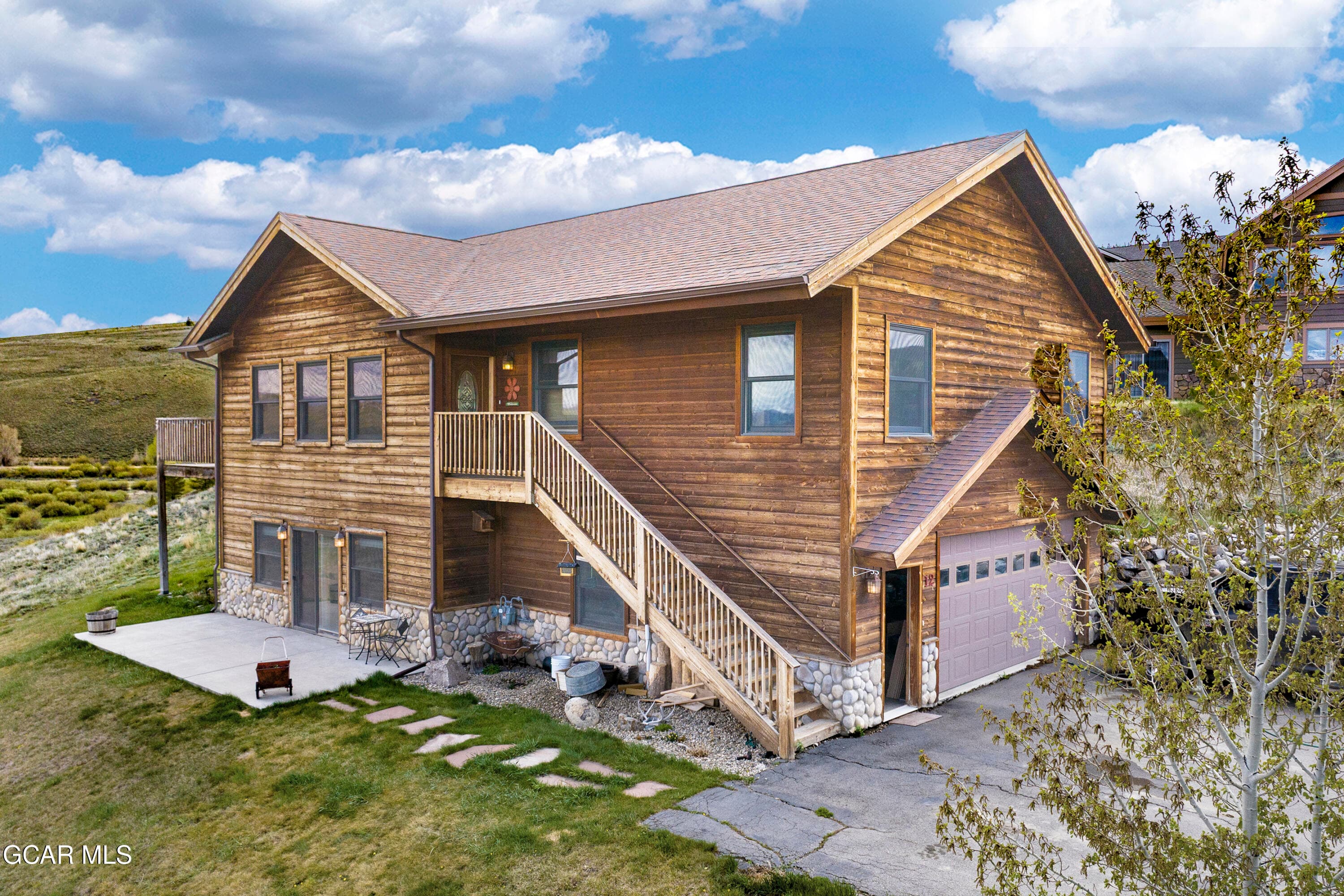 12 Rodeo Road
