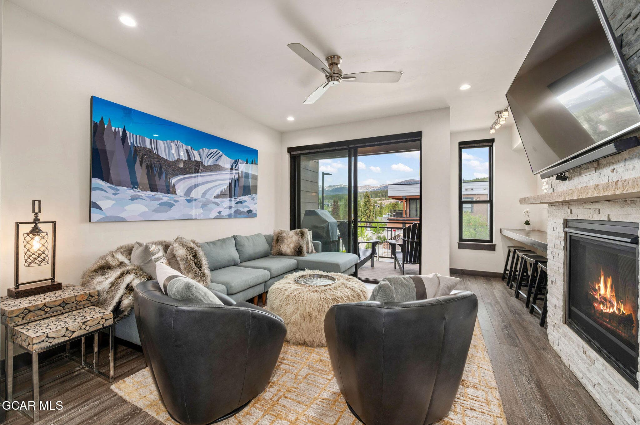 296 Lions Gate