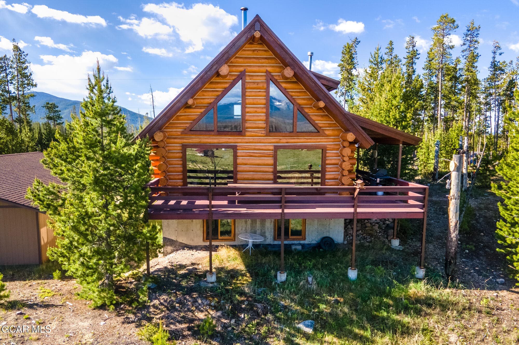 Cabin facing Park