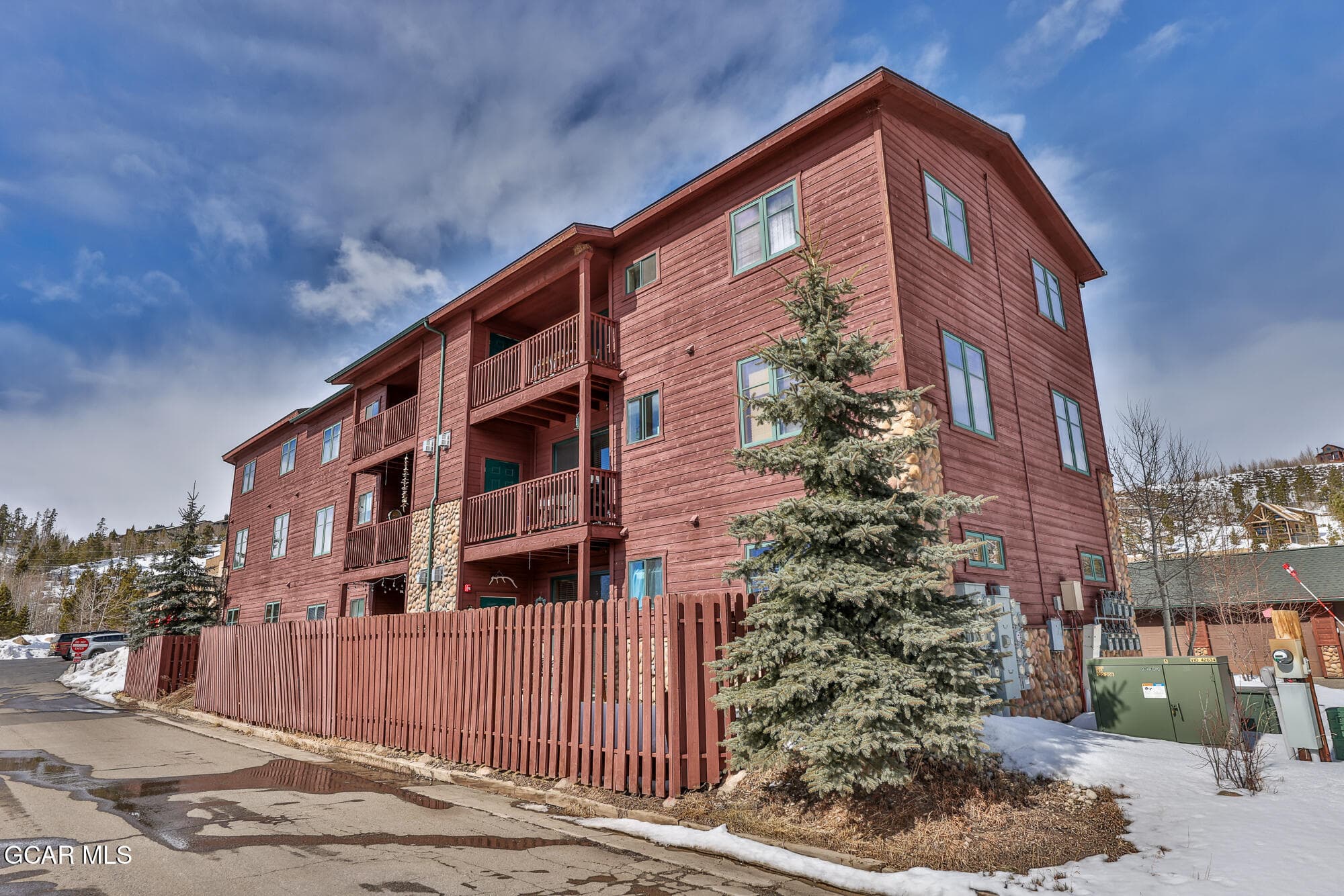 203BELLAVISTA306_SM-4