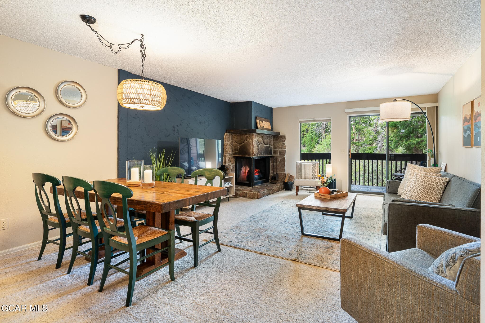 Expansive living and dining