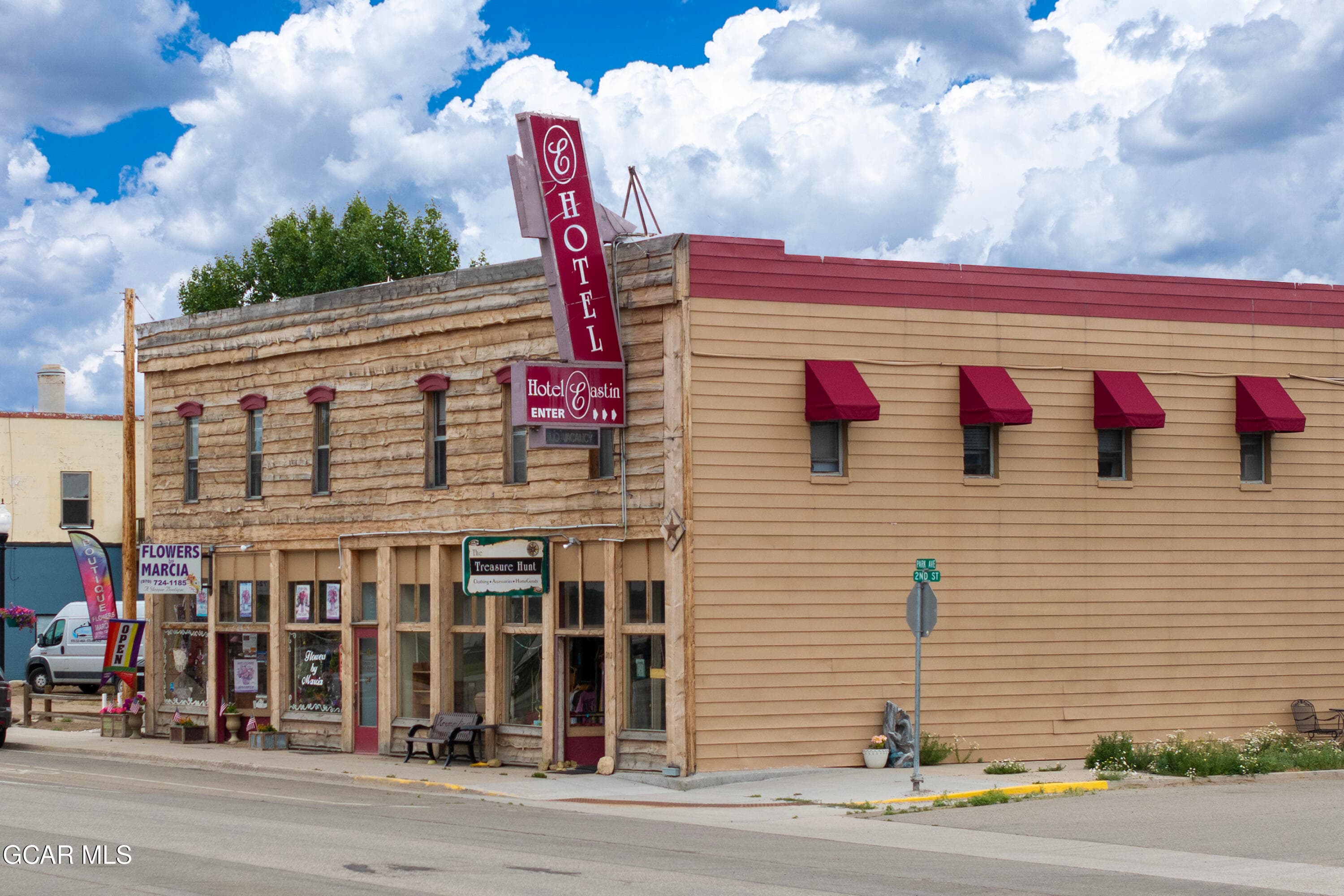 105 2nd St