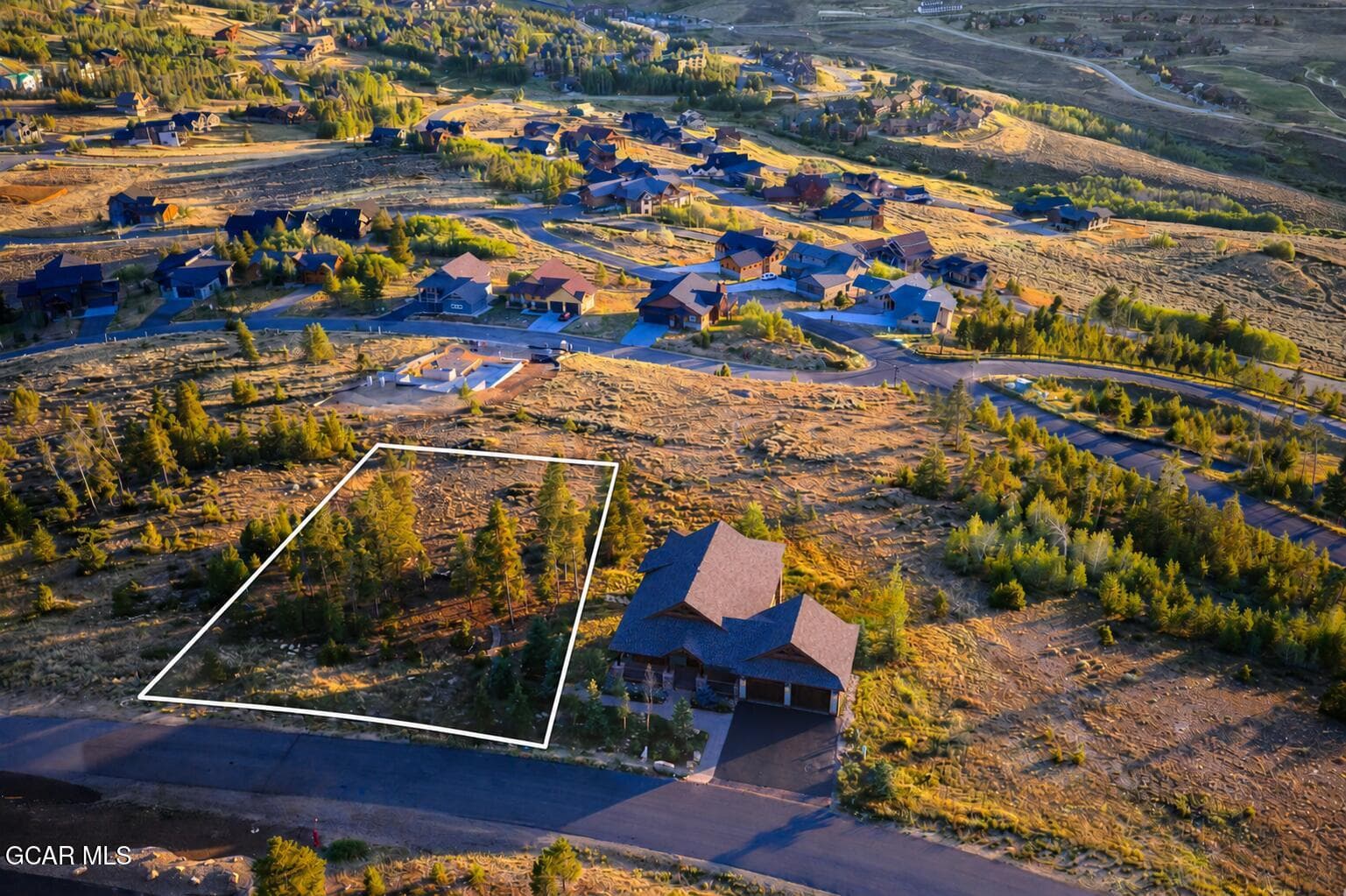 695 Pawnee Lane lot