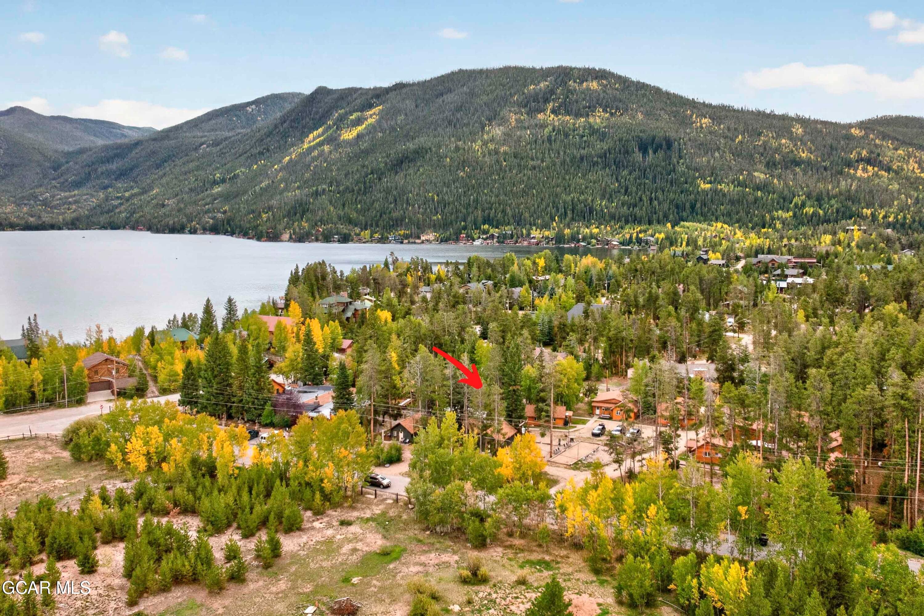 Walking Distance to Grand Lake