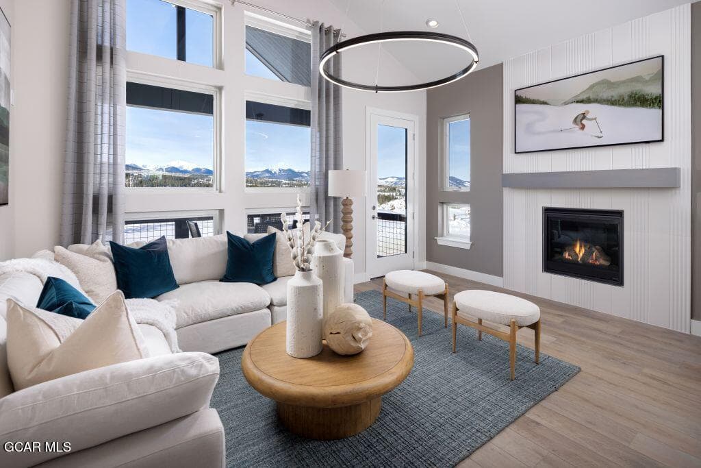 main level living space (3)