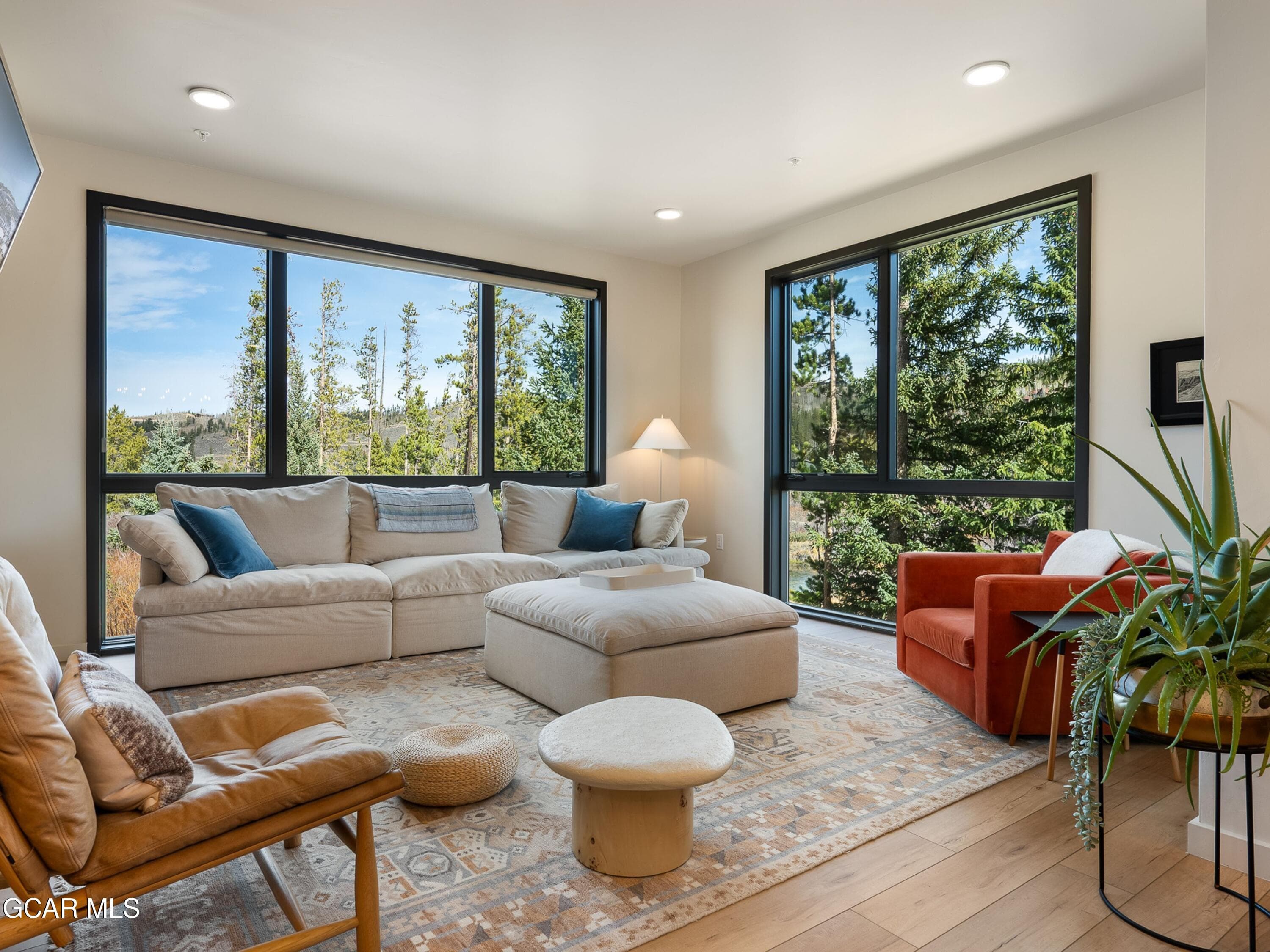 Light & Bright Mountain Living!